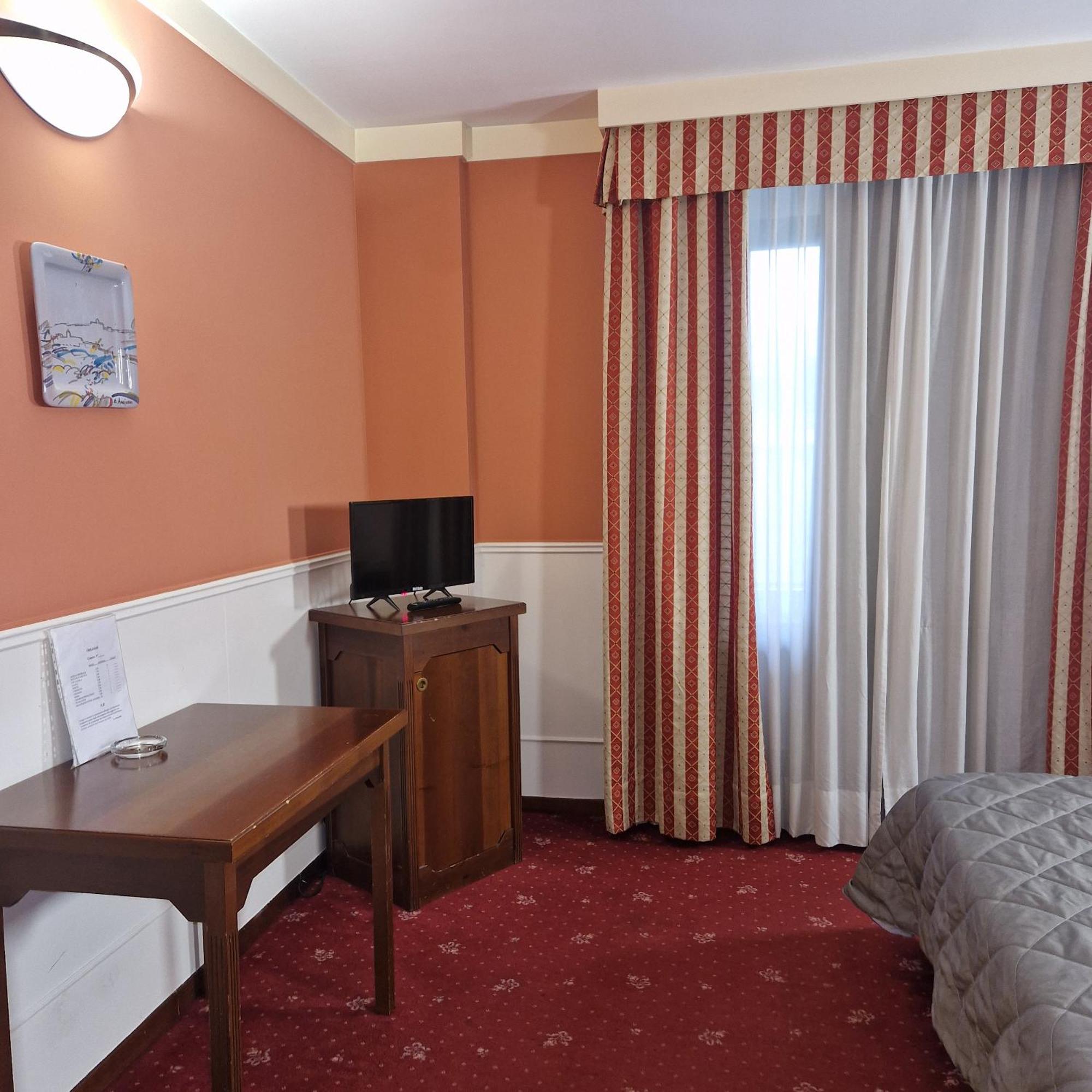 Hotel Civita Авелино Екстериор снимка